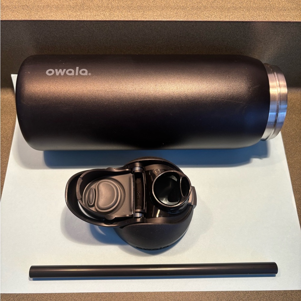 Owala Black Stainless Steel Water Bottle 34 Oz
